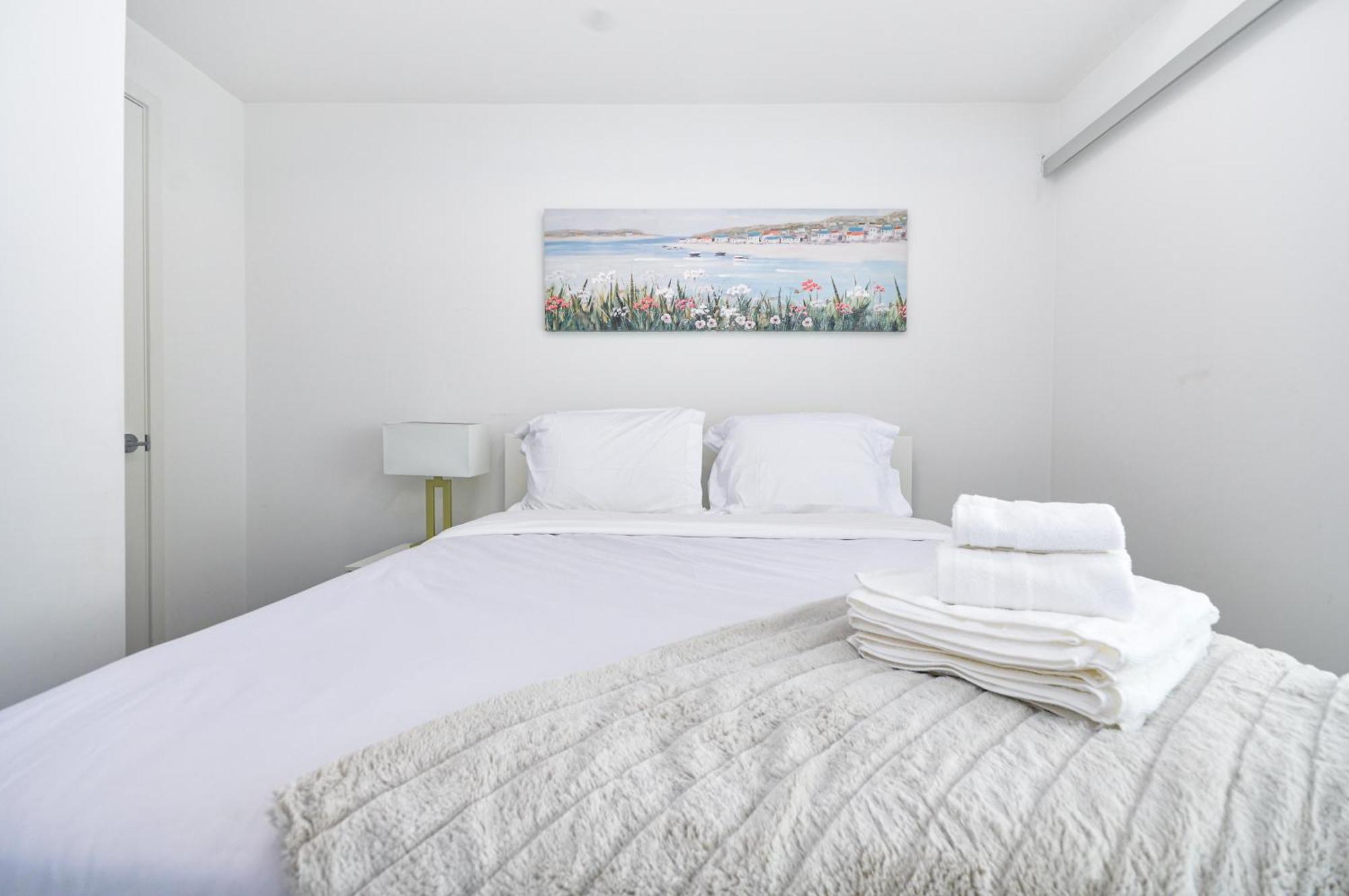 Downtown Toronto Condo Near Cn Tower, Scotiabank Arena, Rogers Centre, Union Station Exterior foto