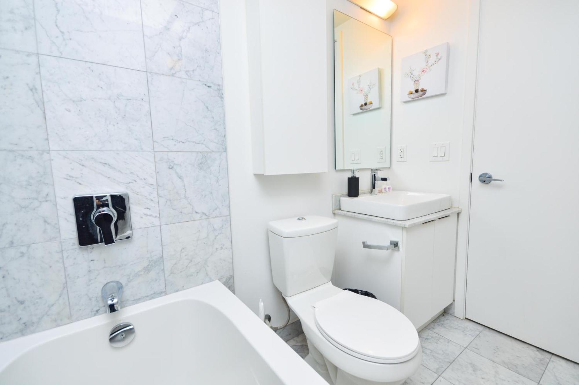 Downtown Toronto Condo Near Cn Tower, Scotiabank Arena, Rogers Centre, Union Station Exterior foto
