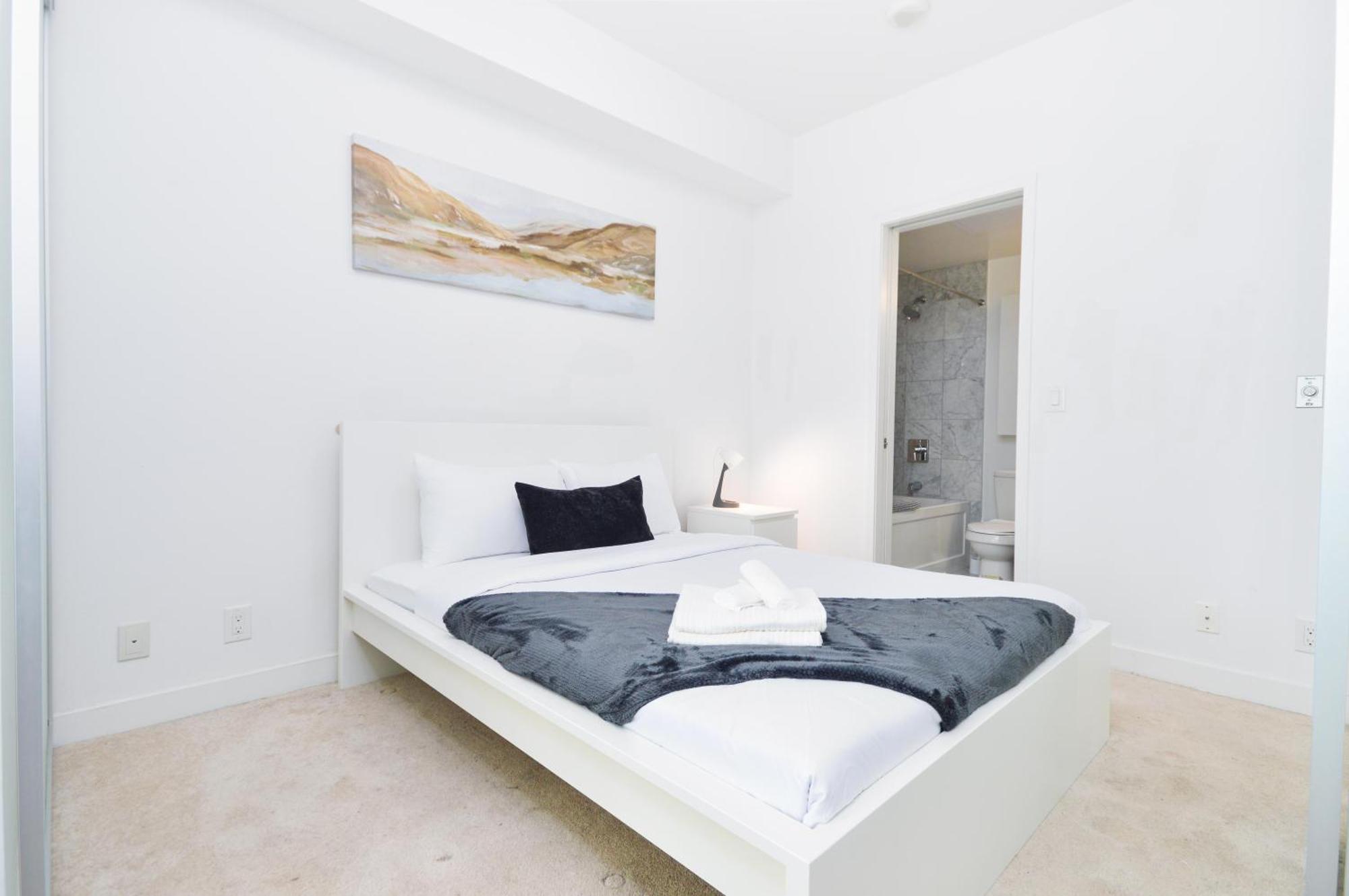 Downtown Toronto Condo Near Cn Tower, Scotiabank Arena, Rogers Centre, Union Station Exterior foto