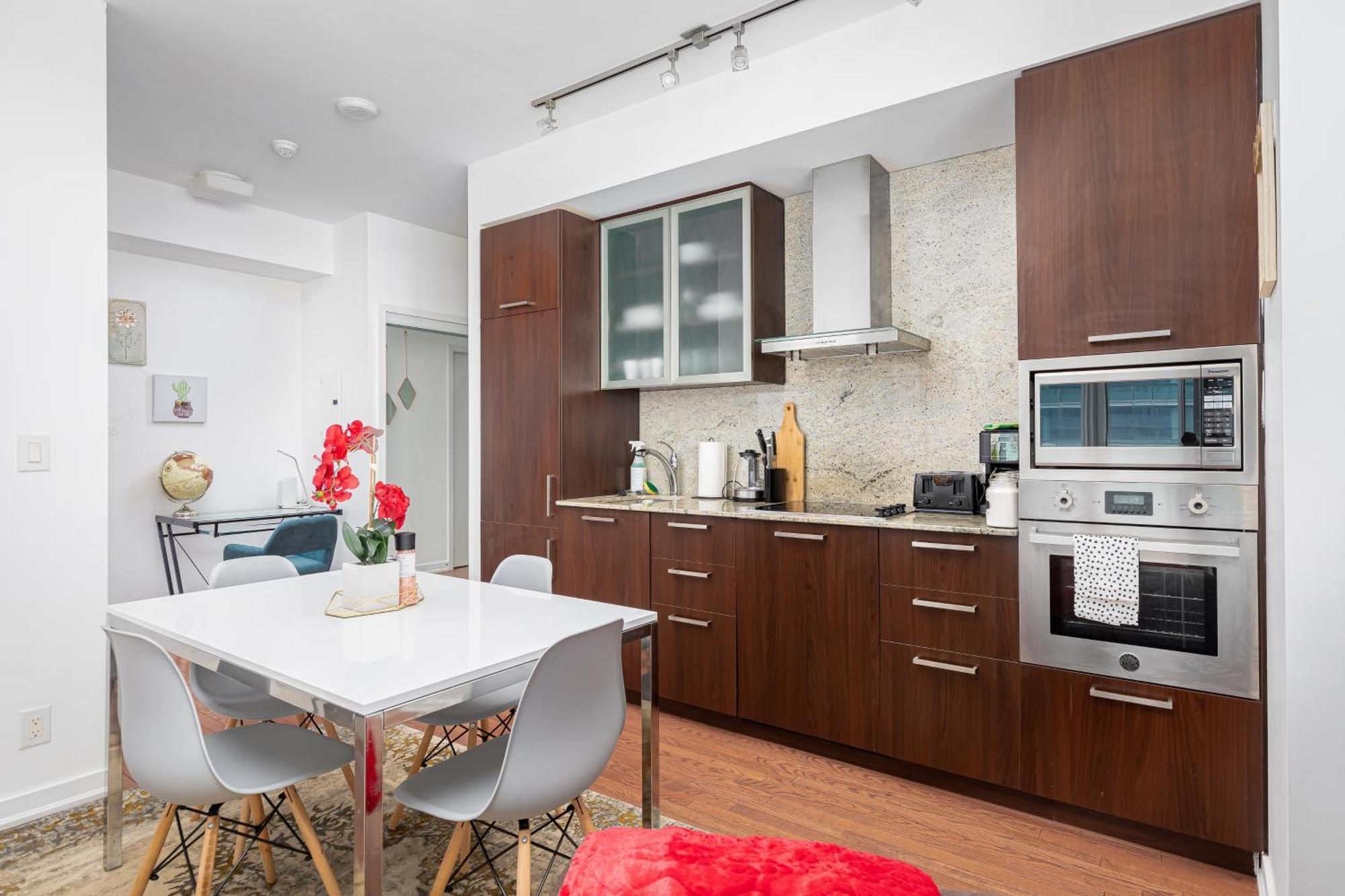 Downtown Toronto Condo Near Cn Tower, Scotiabank Arena, Rogers Centre, Union Station Exterior foto