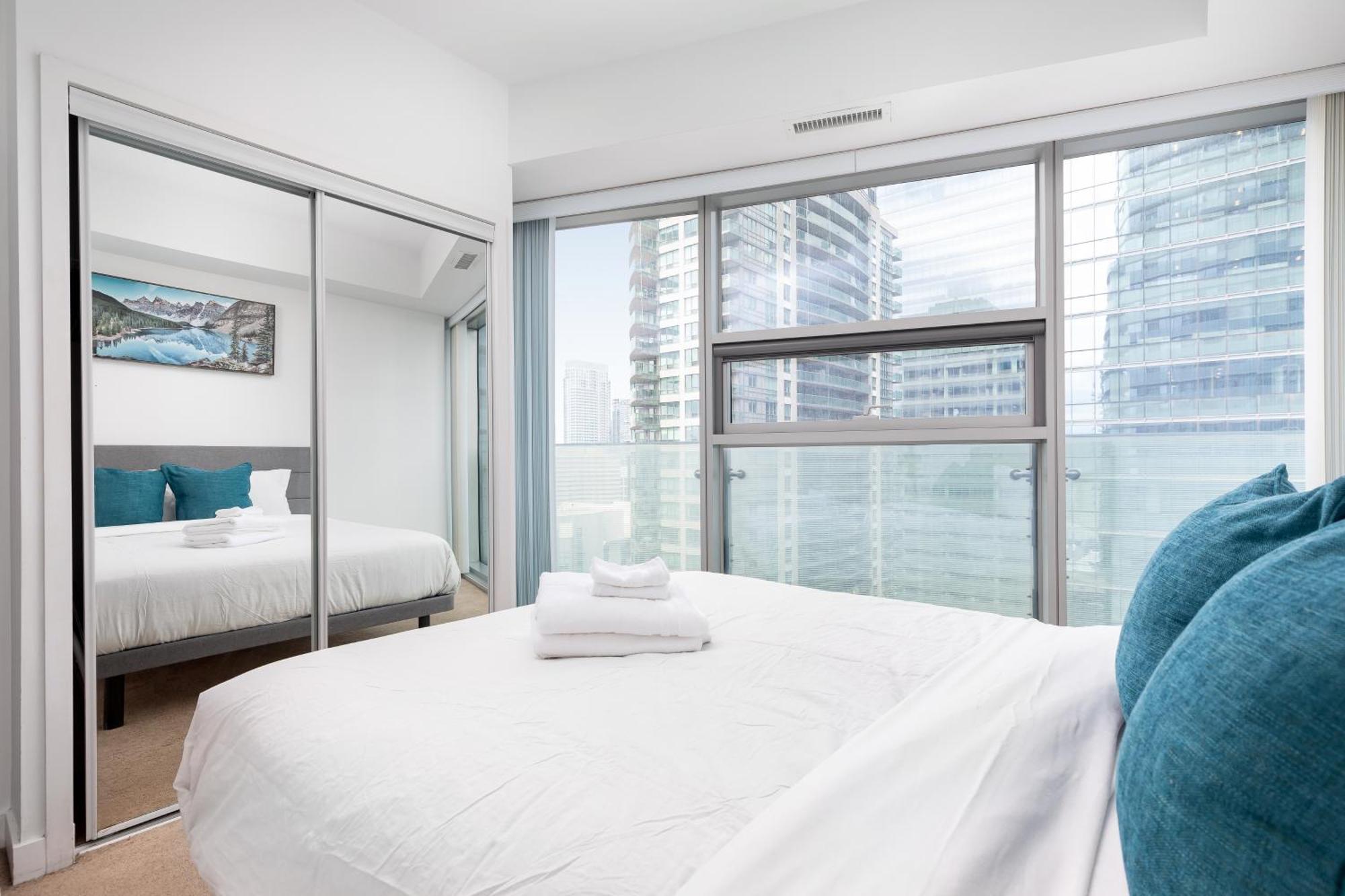 Downtown Toronto Condo Near Cn Tower, Scotiabank Arena, Rogers Centre, Union Station Exterior foto